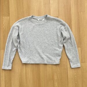 H&M Light Gray Ribbed Crew Neck Sweater